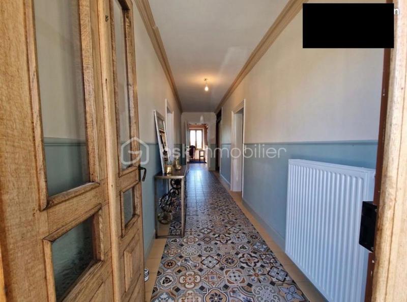 Demeure - 225 m² - 6 pièces