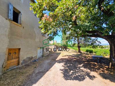 Maison de village - 90 m² - 2 pièces