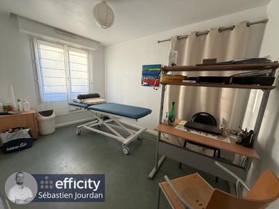 Bureau - 112 m² - 6 pièces