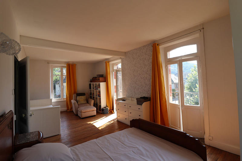 Maison - 156 m² - 8 pièces