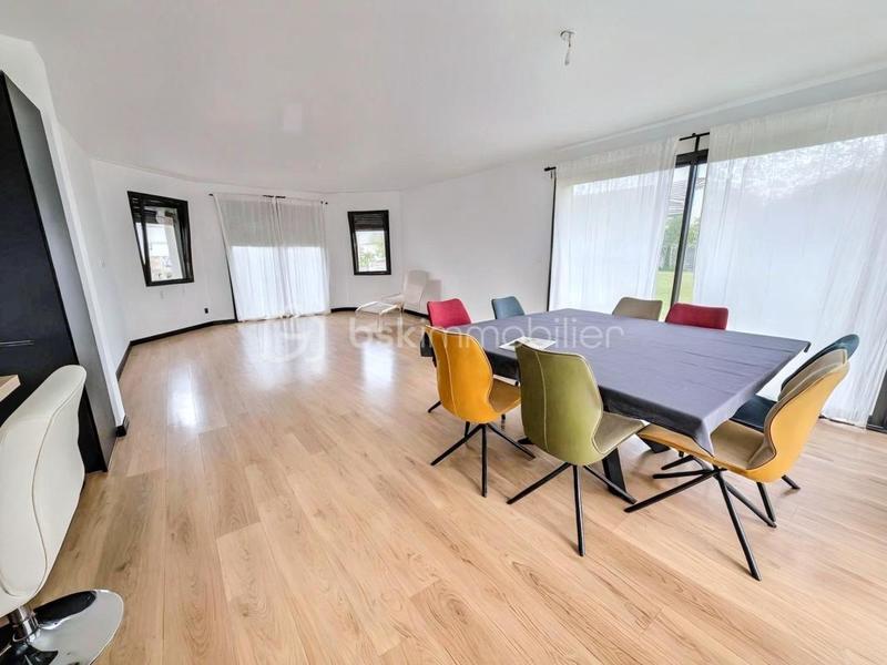 Maison - 140 m² - 5 pièces