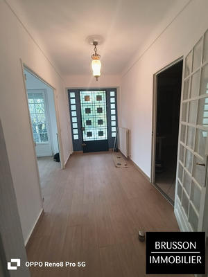 Maison traditionnelle - 244 m² - 5 pièces