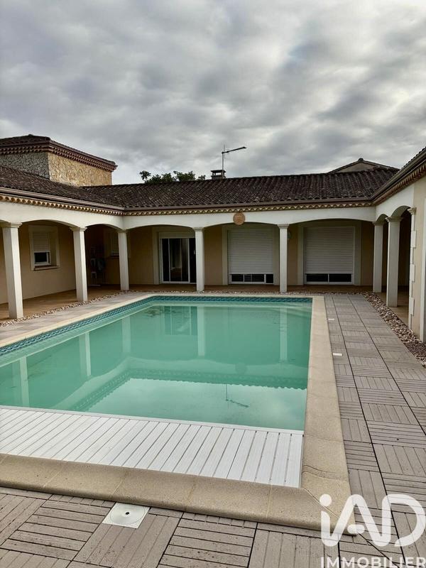 Maison - 226 m² - 6 pièces