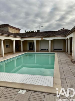 Maison - 226 m² - 6 pièces