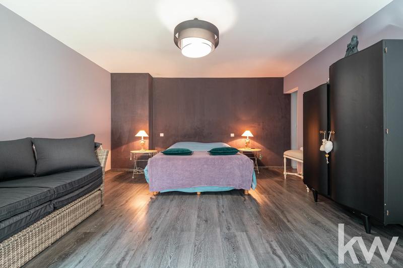 Maison - 437 m² - 8 pièces