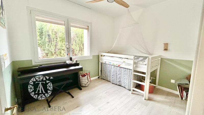 Villa - 259 m² - 7 pièces