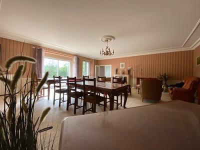 Maison - 179 m² - 7 pièces