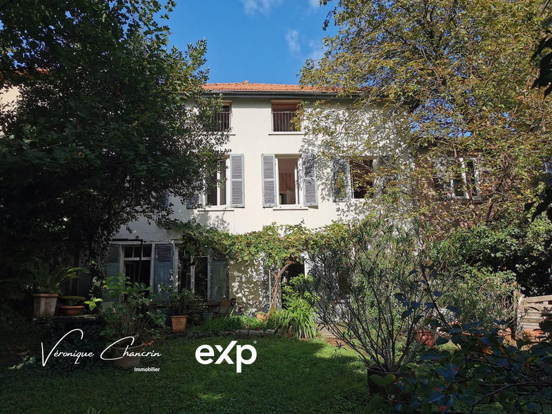 Maison - 198 m² - 7 pièces