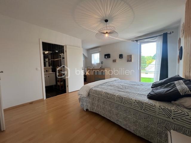 Pavillon - 150 m² - 6 pièces