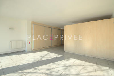 Local commercial - 54 m² - 1 pièce