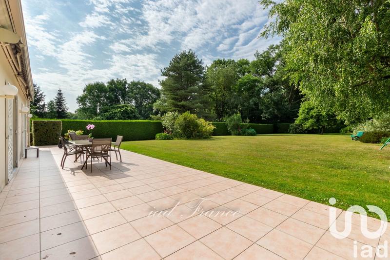 Maison - 246 m² - 9 pièces