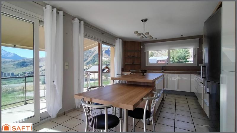 Maison - 161 m² - 6 pièces