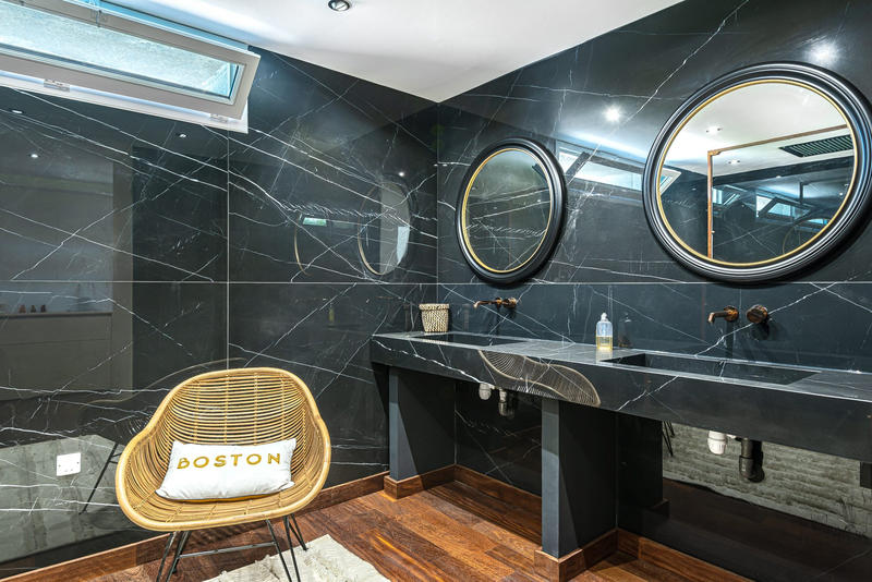 Maison - 346 m² - 6 pièces