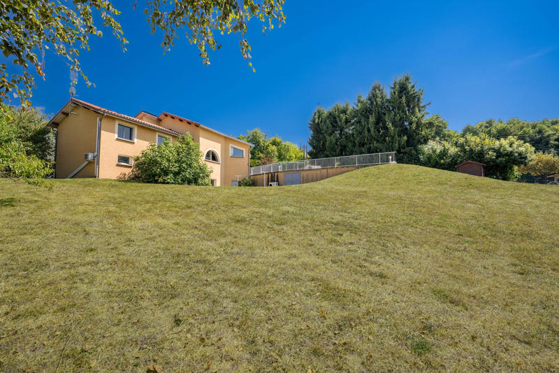 Villa - 237 m² - 7 pièces