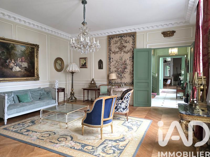 Maison - 495 m² - 10 pièces