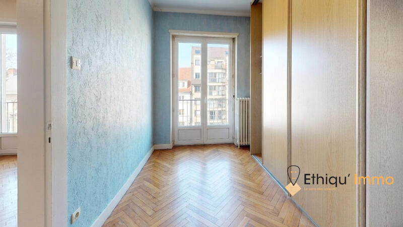 Appartement - 81 m² - 3 pièces