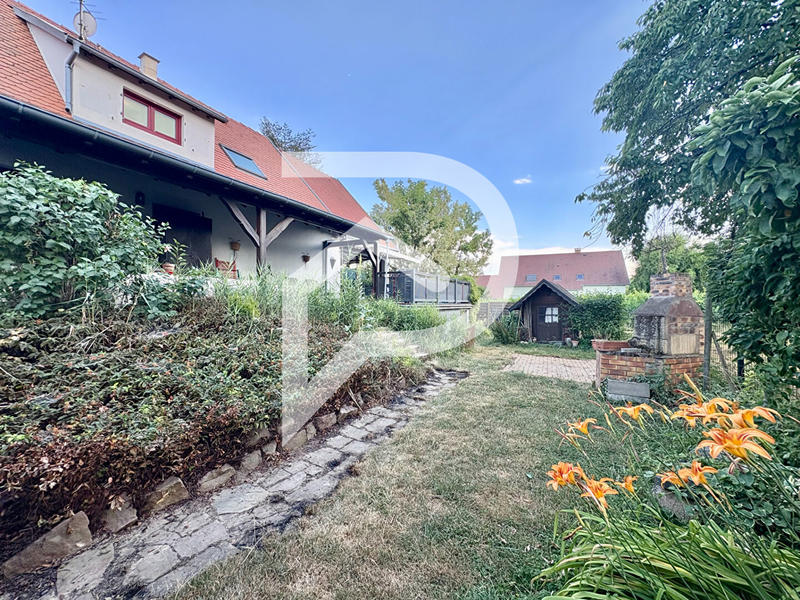 Maison - 180 m² - 8 pièces