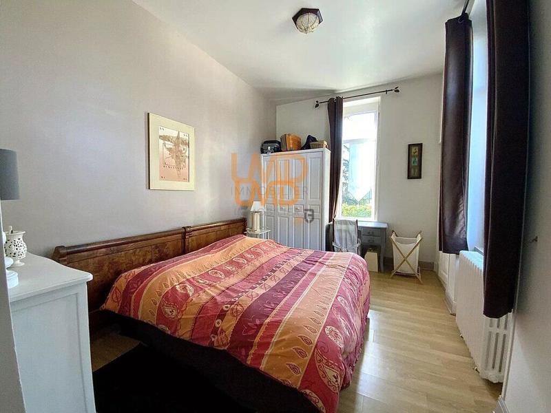 Propriété - 202 m² - 7 pièces