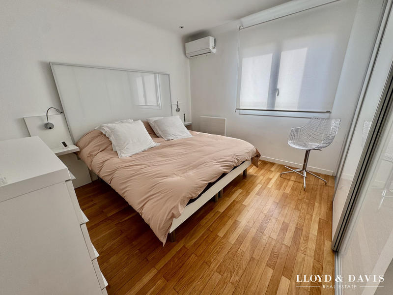 Maison - 236 m² - 7 pièces