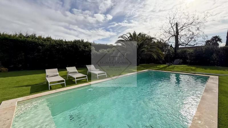 Villa - 220 m² - 5 pièces