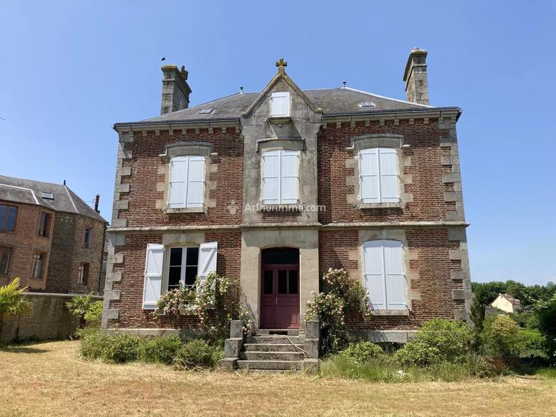 Maison - 227 m² - 7 pièces