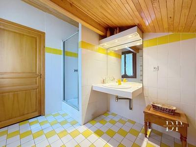 Maison - 259 m² - 5 pièces