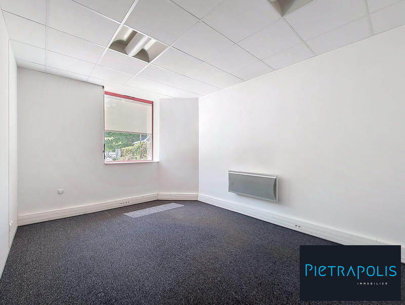 Bureau - 70 m²