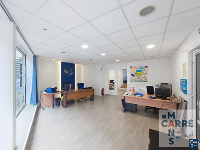 Local commercial - 67 m² - 3 pièces