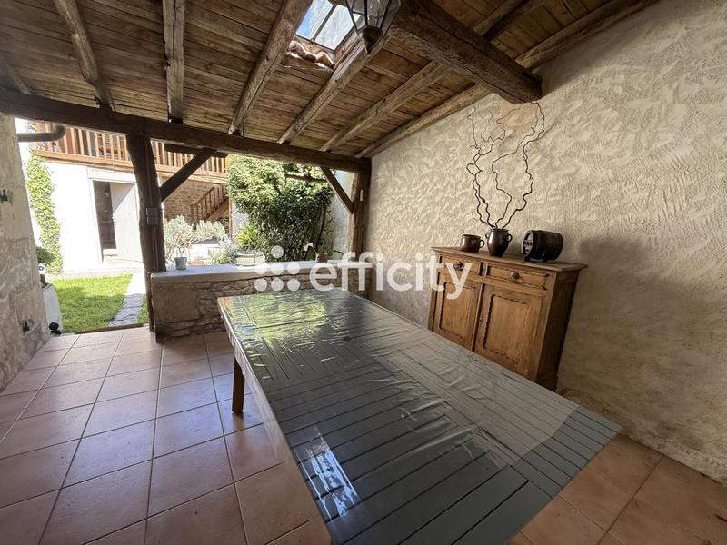 Maison - 205 m² - 6 pièces