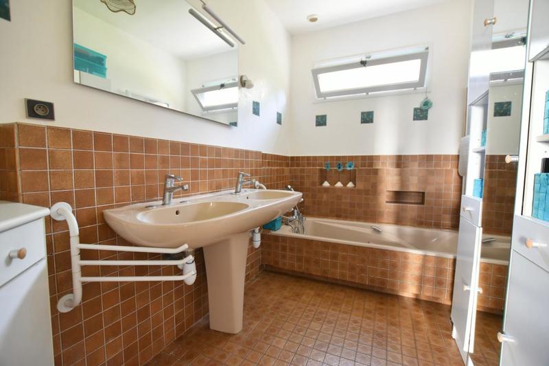 Maison - 185 m² - 8 pièces