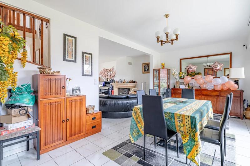 Maison - 180 m² - 8 pièces