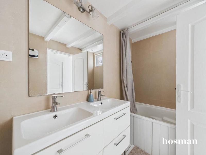 Maison - 98 m² - 4 pièces