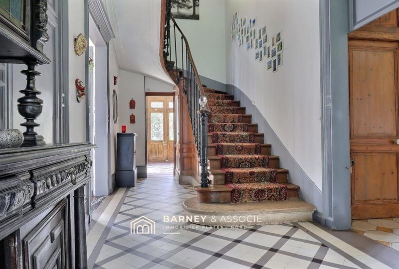 Maison - 440 m² - 12 pièces