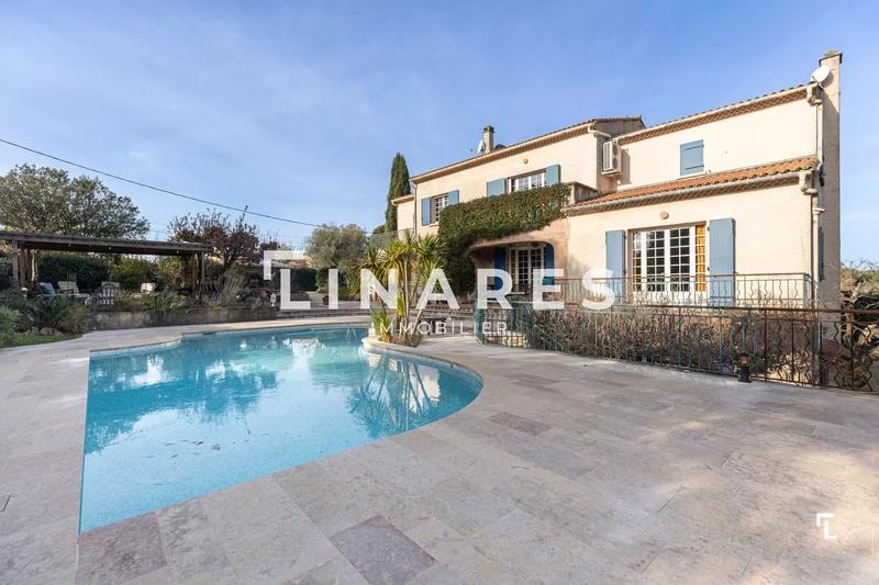 Maison - 369 m² - 7 pièces