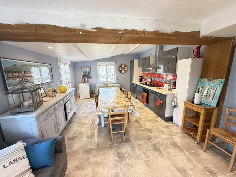 Maison - 225 m² - 11 pièces