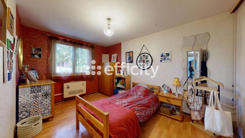 Maison - 210 m² - 8 pièces