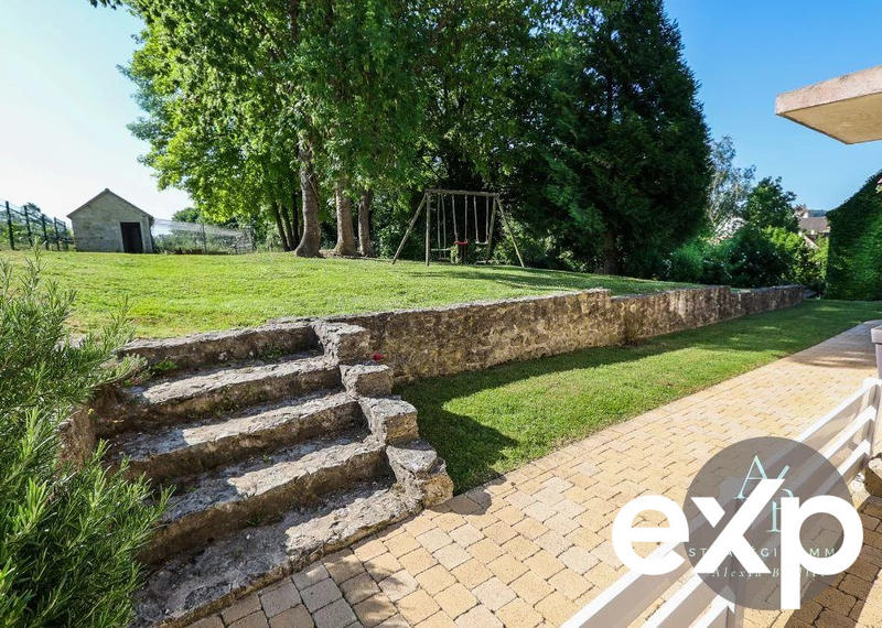 Maison - 240 m² - 7 pièces