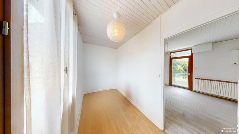 Maison - 216 m² - 8 pièces