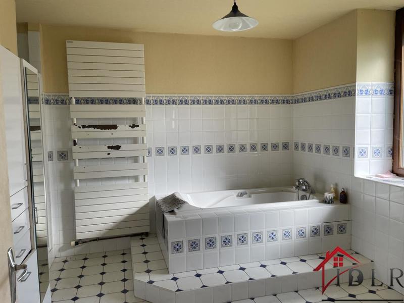 Maison - 250 m² - 7 pièces