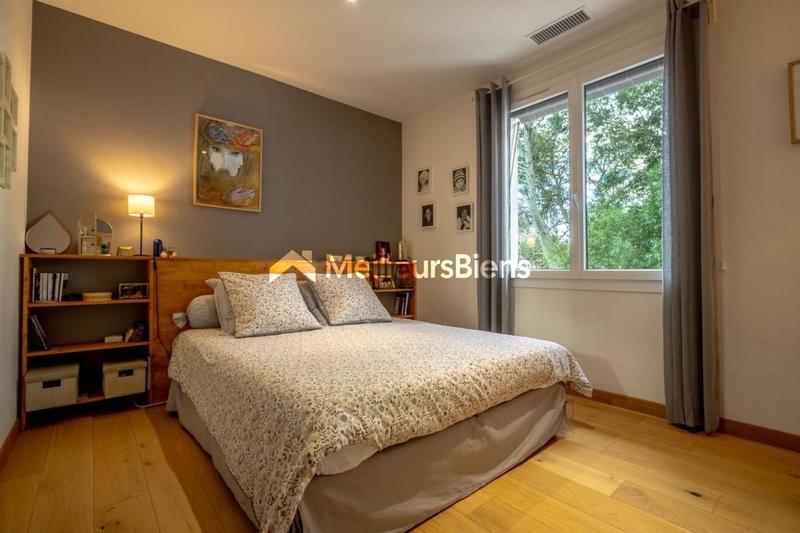 Villa - 188 m² - 8 pièces