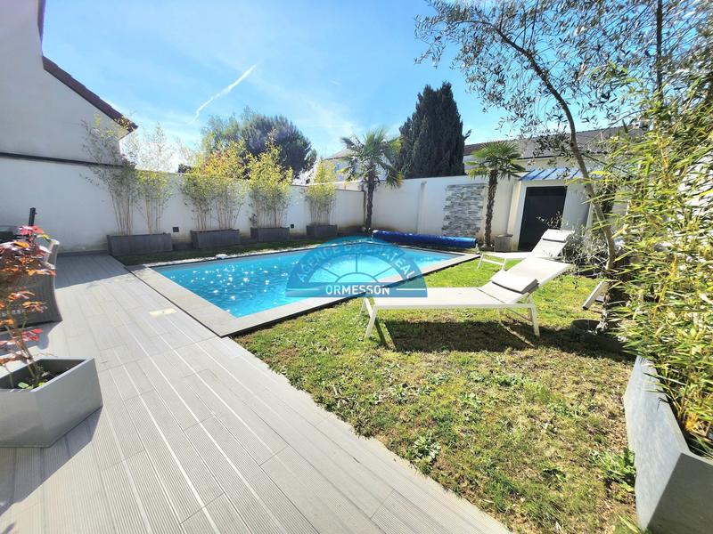 Maison - 155 m² - 6 pièces