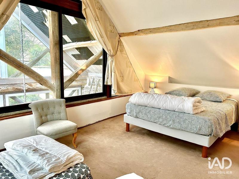 Maison - 210 m² - 7 pièces