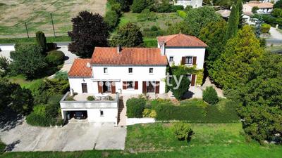 Villa - 235 m² - 8 pièces