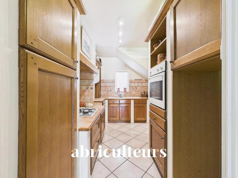 Maison - 94 m² - 5 pièces