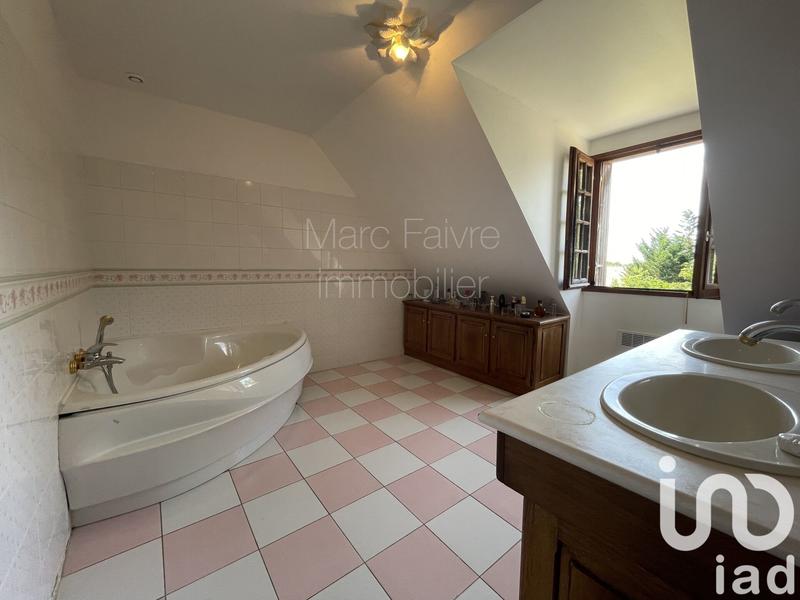 Maison - 180 m² - 8 pièces
