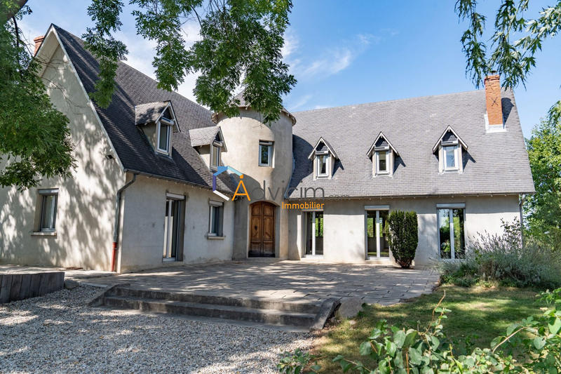 Maison - 280 m² - 7 pièces