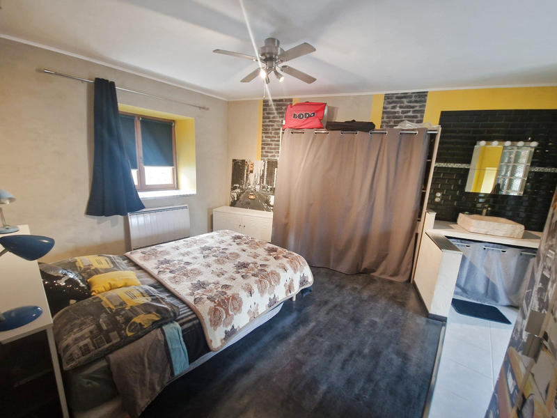 Maison - 223 m² - 7 pièces