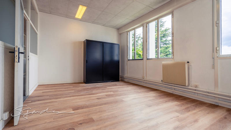 Bureau - 437 m² - 13 pièces