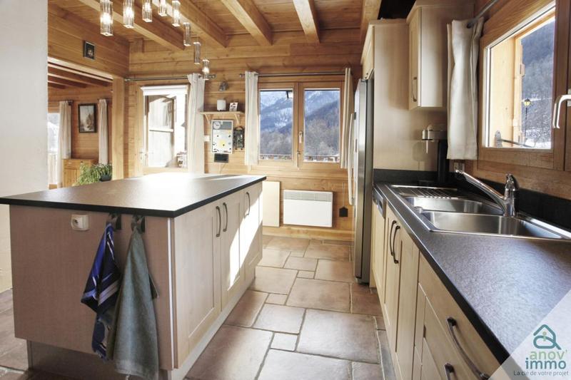 Châlet - 271 m² - 9 pièces