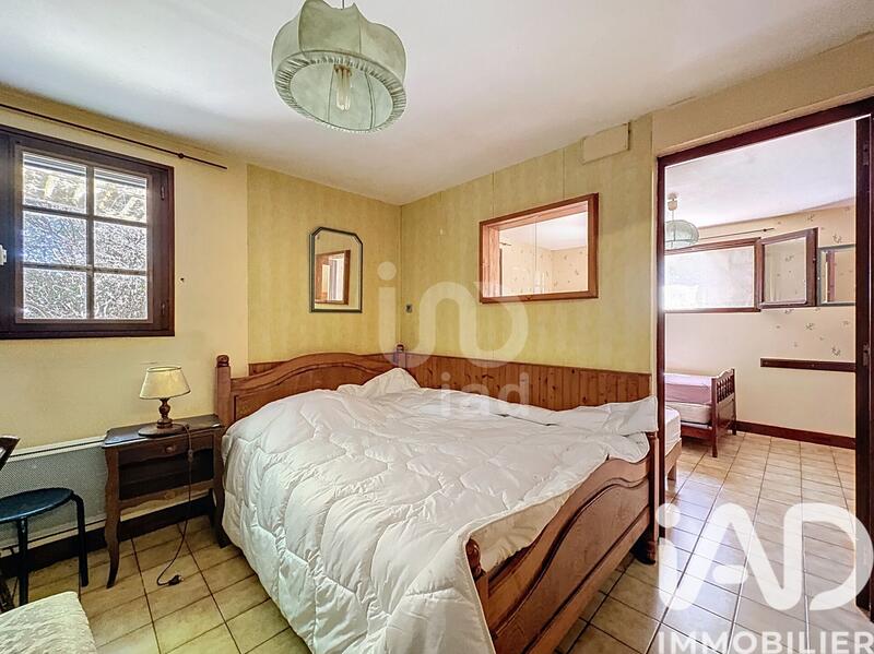 Maison - 250 m² - 11 pièces